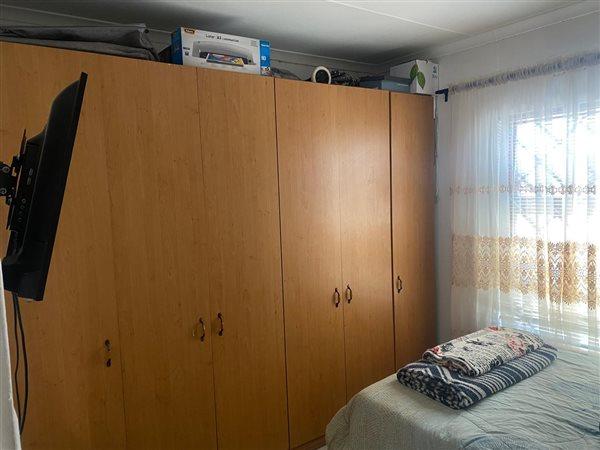5 Bedroom Property for Sale in Rondevlei Park Western Cape